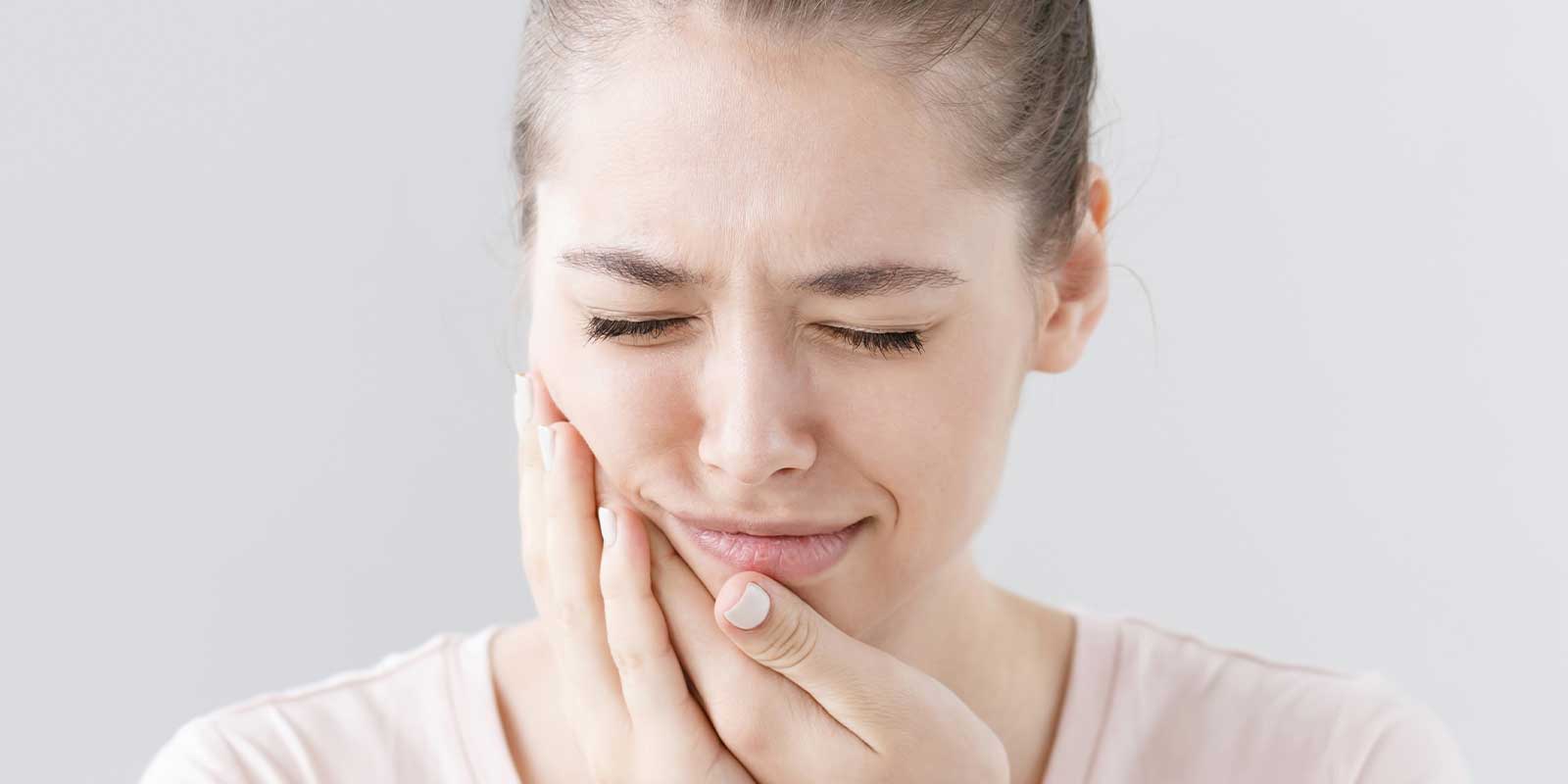 抜歯後の注意点（痛み、腫れ、食事など）