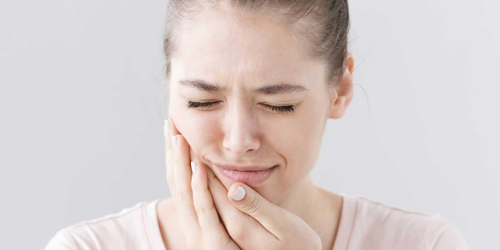 抜歯後の注意点（痛み、腫れ、食事など）